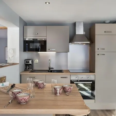 Appartement Renove 6 Pers, Acces Direct Pistes, Terrasse, Wifi A Courchevel - Fr-1-563-32 Apartament